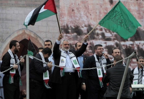 Ismail Haniya (C), Palestinian Hamas lea