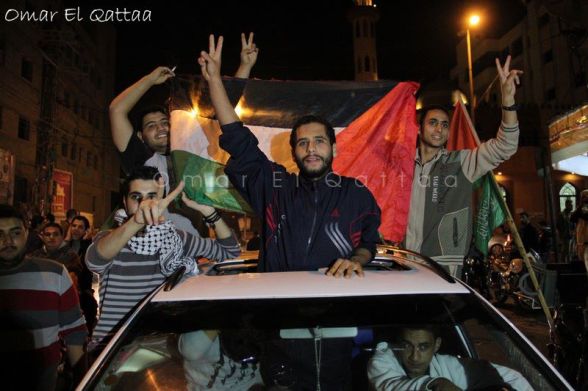 Gaza celebra su victoria y al final del Pilar masacre de las Nubes Foto por Omar al Qattaa