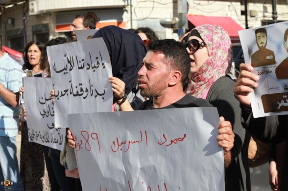 Solidarity with hunger strikers Mahmoud Sarsak and Rikhawi in Ramalllah - Photo by Raya.ps