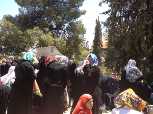 Aug 2 2013 - 400 thousand worshipers attend last friday of Ramadan prayers at Aqsa Mosque - Photo by Safa (35)